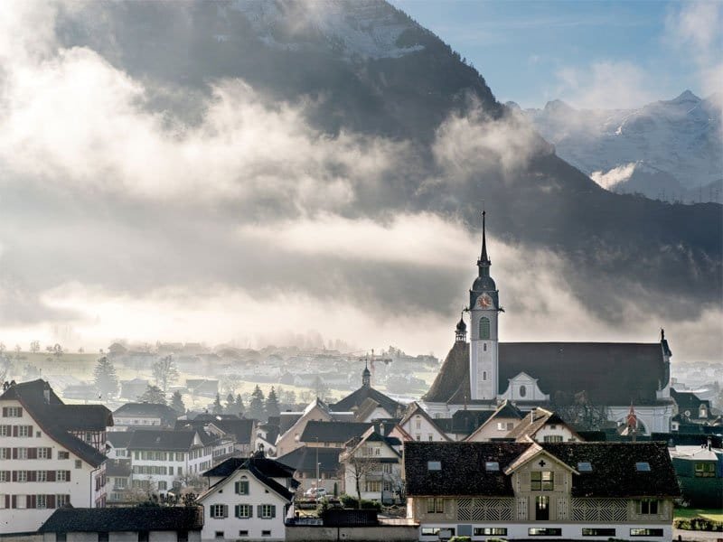 Svitto città Svizzera chiesa montagne My Dream Lux