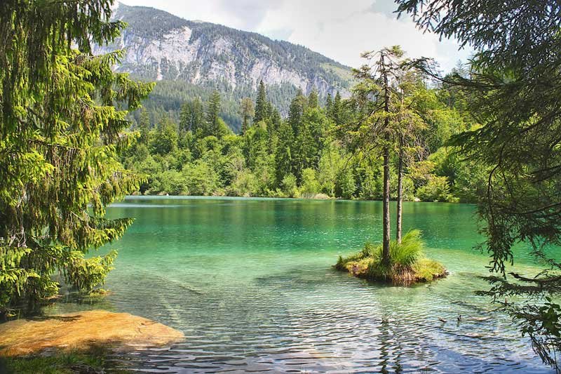 Lago di Cresta: un angolo nascosto nel cuore delle Alpi svizzere